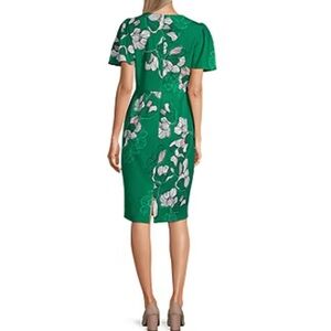Liz Claiborne green poppy Dress,size 4 but could fit a size 6.